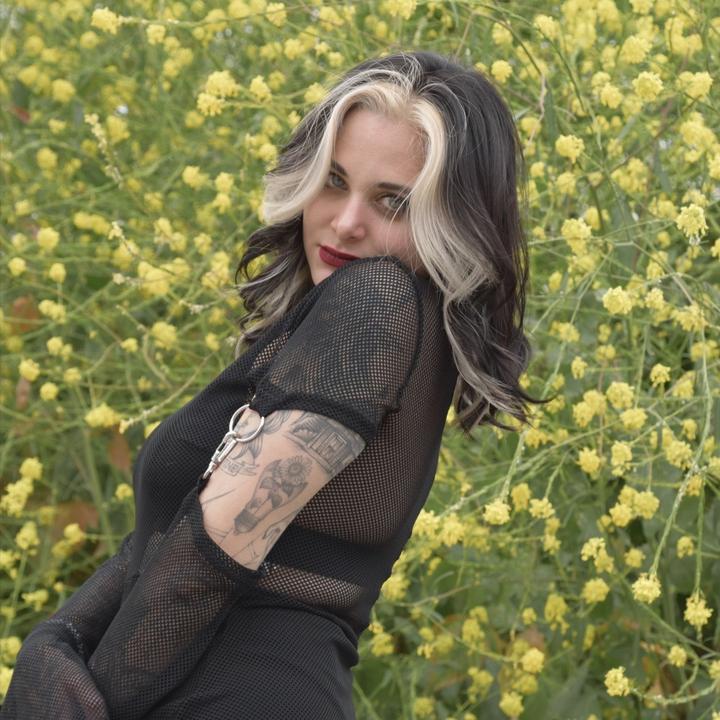 what song gets you in your feels? @rinarobin66 - TikTok Video