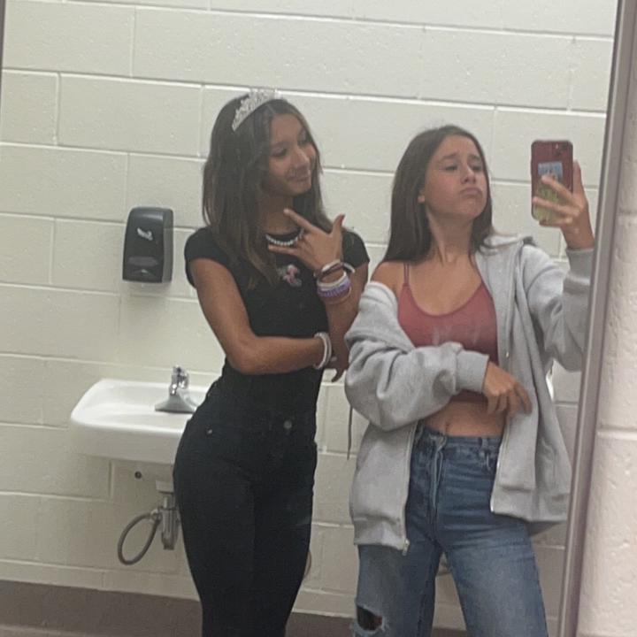 @makayla_oliva