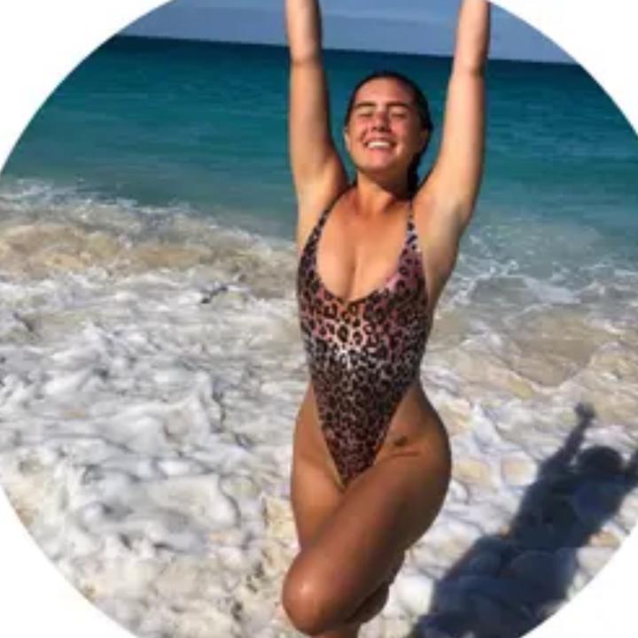 Omg I’m crying I fell down a stair HIS FACE 😂😂 he still loves me @madisonginley - TikTok Video