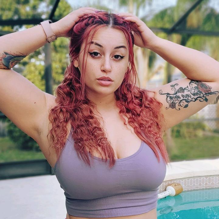 a rare sight to see me in a pair of jeans 🤣 they don't actually fit