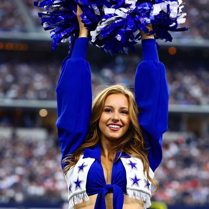 Cowboys Cheerleader Claire Wolford Steals Show In Preseason