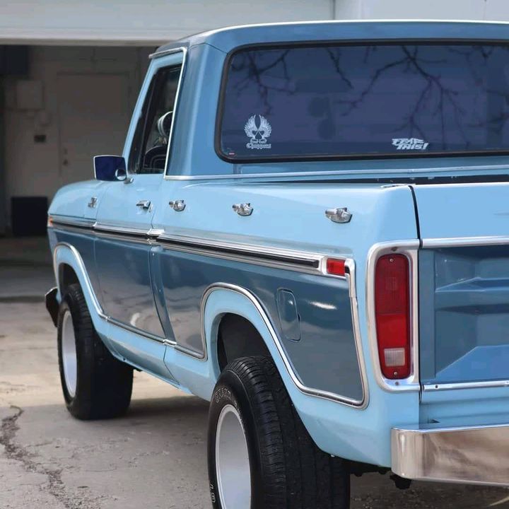 @79twotonehotrod