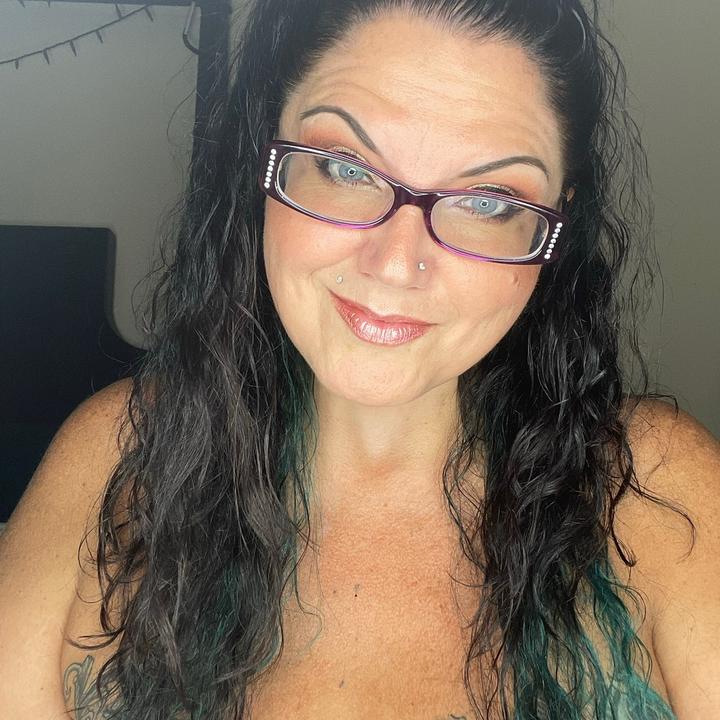 doyouhavewhatittakes thebiggerthefigurethemoreofthelove bbwonesie happymonday sillyvibes