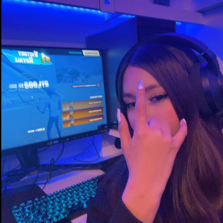 bre_nduh (@bre_nduh) - Urlebird